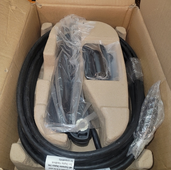 Raymarine Other - New NIB Raymarine RV-100 Real Vision 3D All In One Transom Mount Transducer